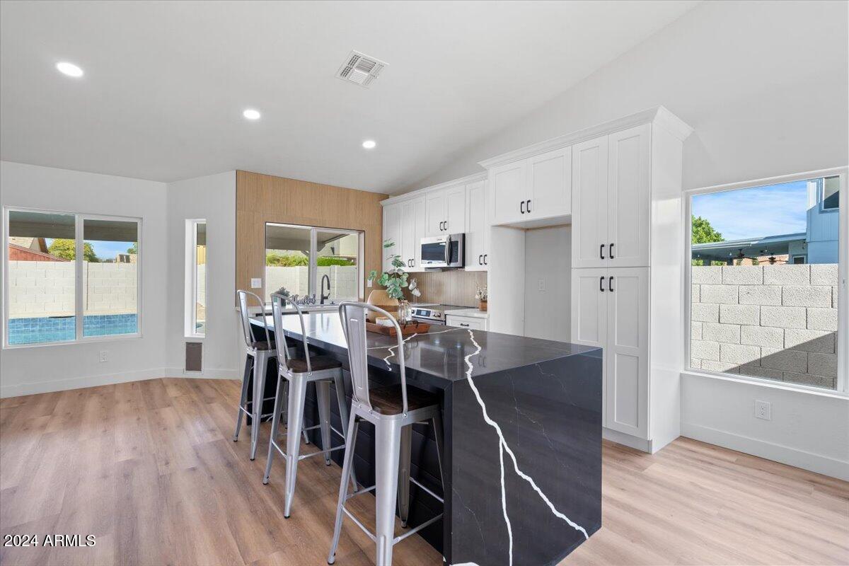 7740 West Calavar Road Peoria, AZ 85381 - Photo 9 of 42 10-QVB09353