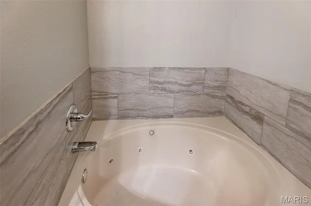 $275,000 | 25 Clark Drive, Fairview Heights, IL 62208