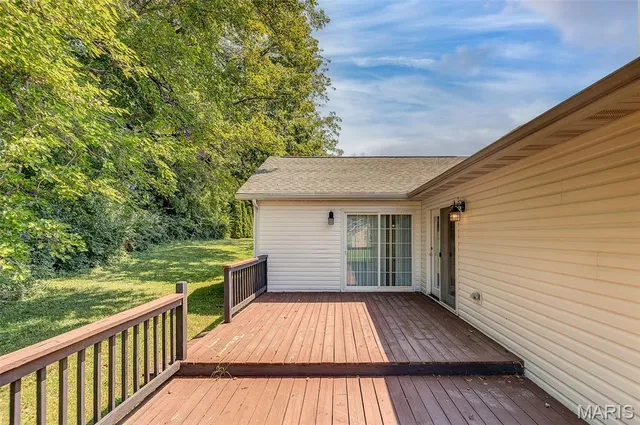 $275,000 | 25 Clark Drive, Fairview Heights, IL 62208