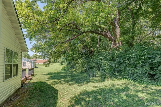 $275,000 | 25 Clark Drive, Fairview Heights, IL 62208