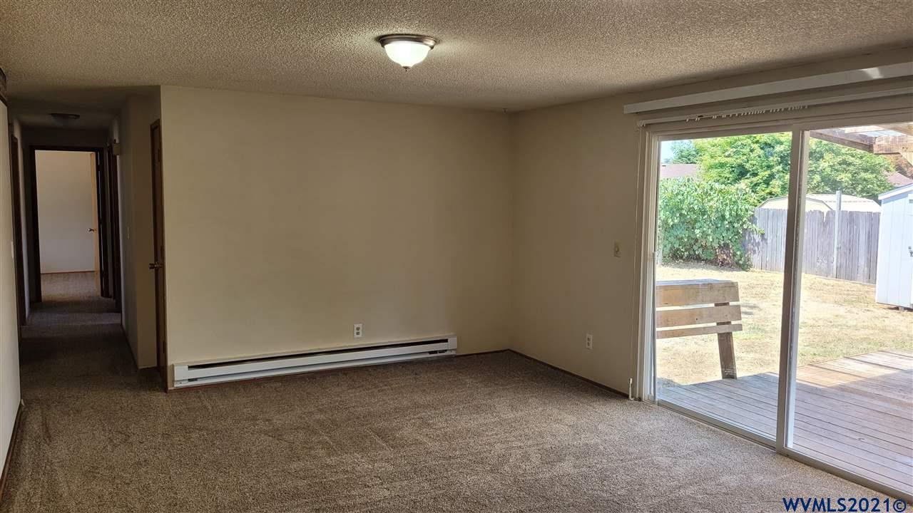311 Walker Road Lebanon, OR 97355 - Photo 11 of 36 Gallery Image 11