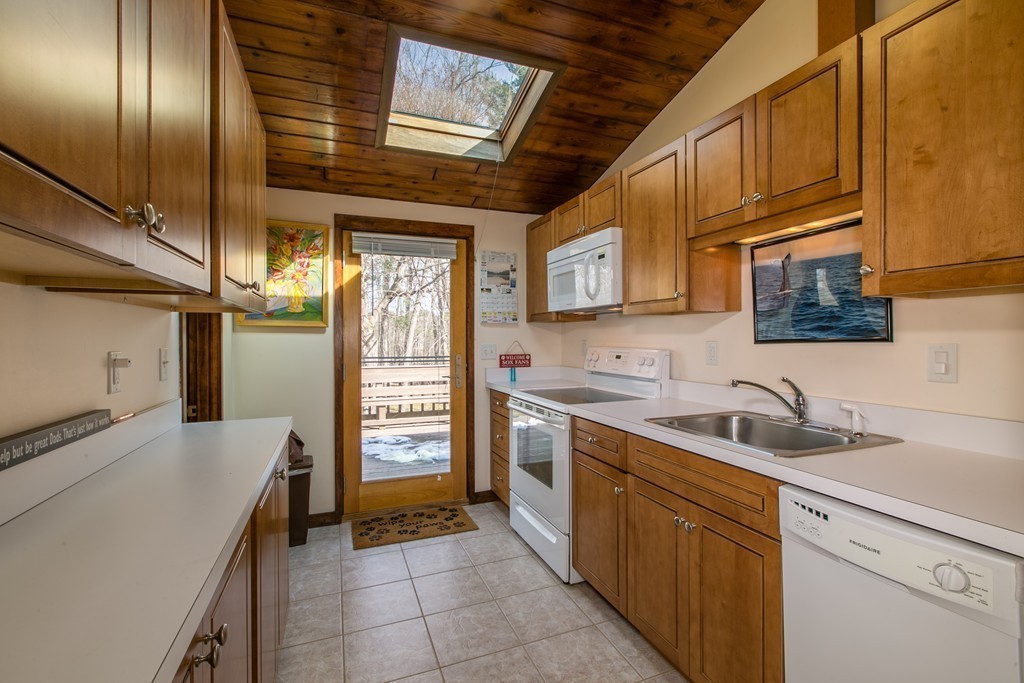 53 Silver Hill Road Concord, MA 01742 - Photo 20 of 28 Gallery Image 20