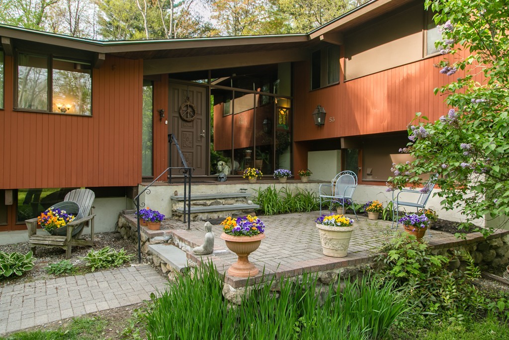 53 Silver Hill Road Concord, MA 01742 - Photo 2 of 28 Gallery Image 2