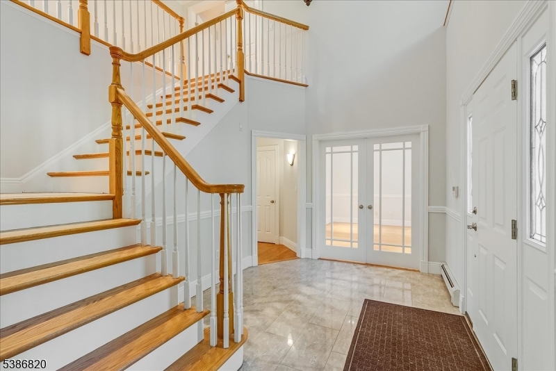 47 Stonehedge Drive Stockholm, NJ 07460 - Photo 2 of 36 a view of entryway