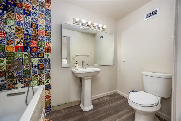 $639,000 | 131 Riley Lake Drive, Hawthorne, FL 32640