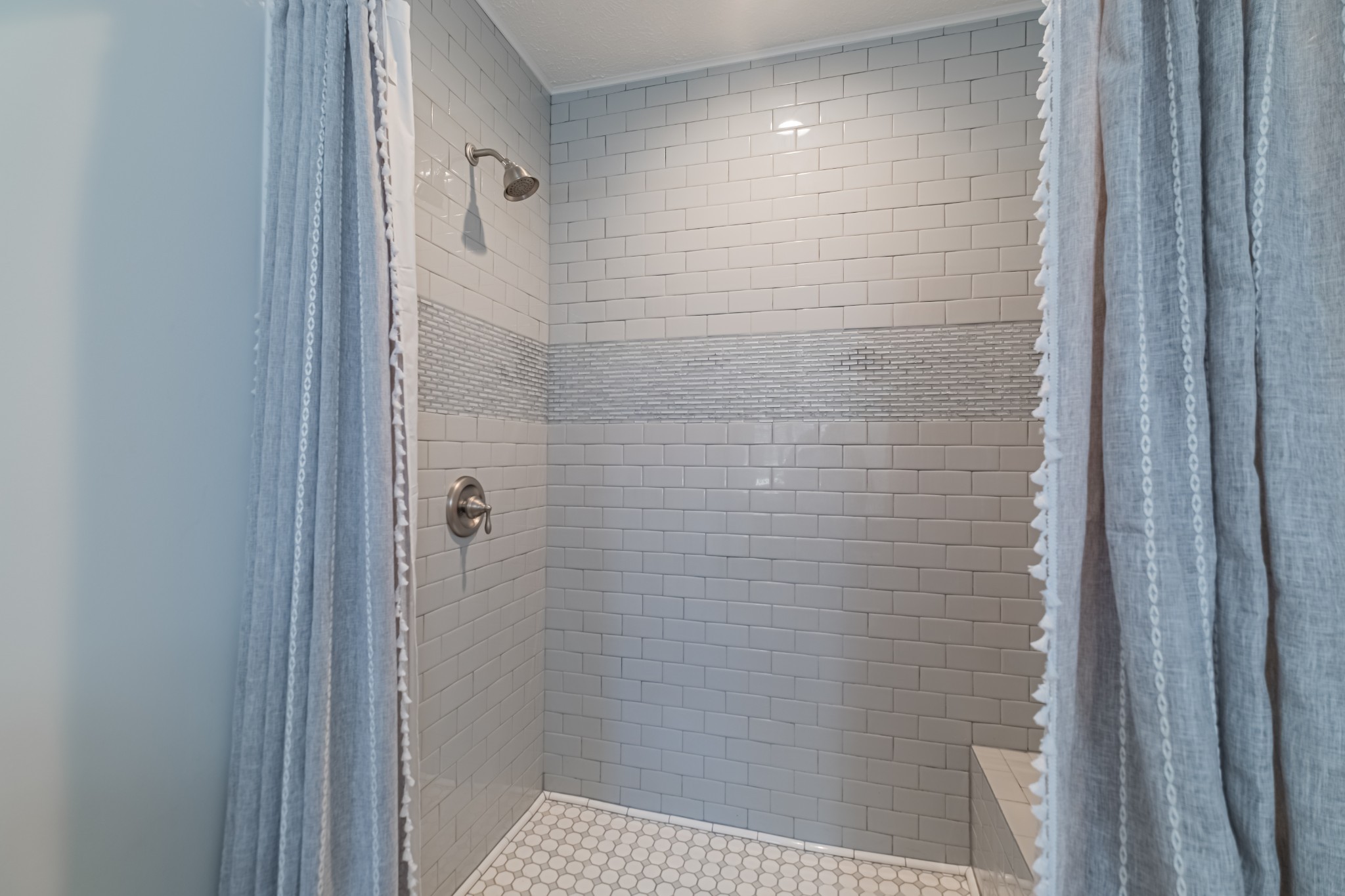 362 Lakeview Street Manchester, TN 37355 - Photo 15 of 39 a bathroom with a shower