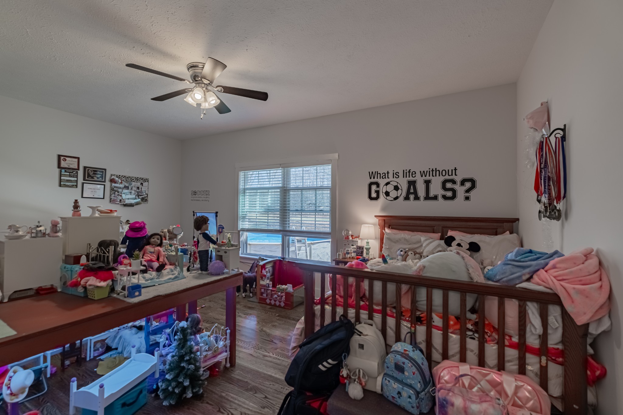 362 Lakeview Street Manchester, TN 37355 - Photo 22 of 39 a bedroom with furniture a rug and a window