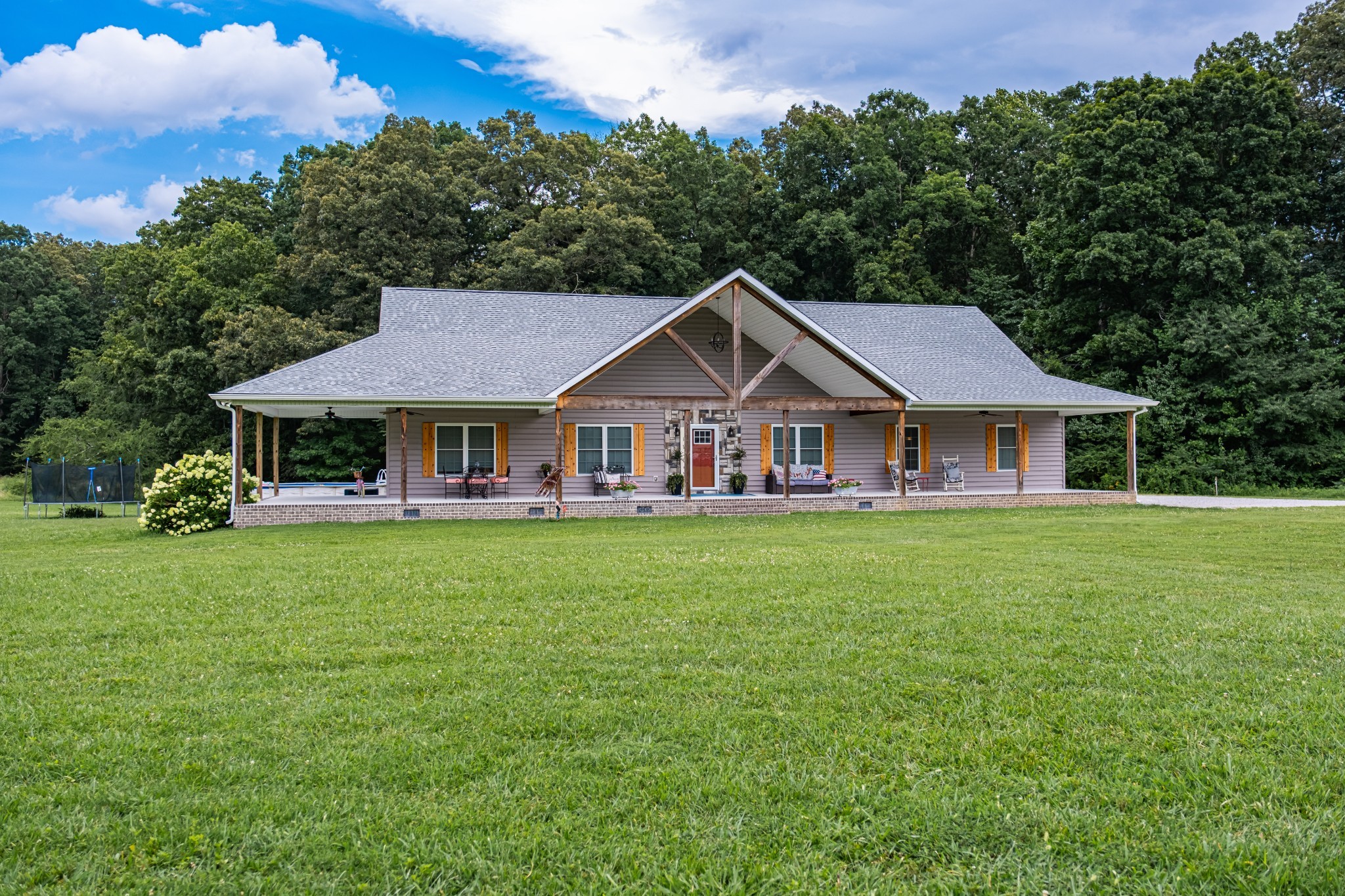 362 Lakeview Street Manchester, TN 37355 - Photo 27 of 39 a front view of a house with a garden