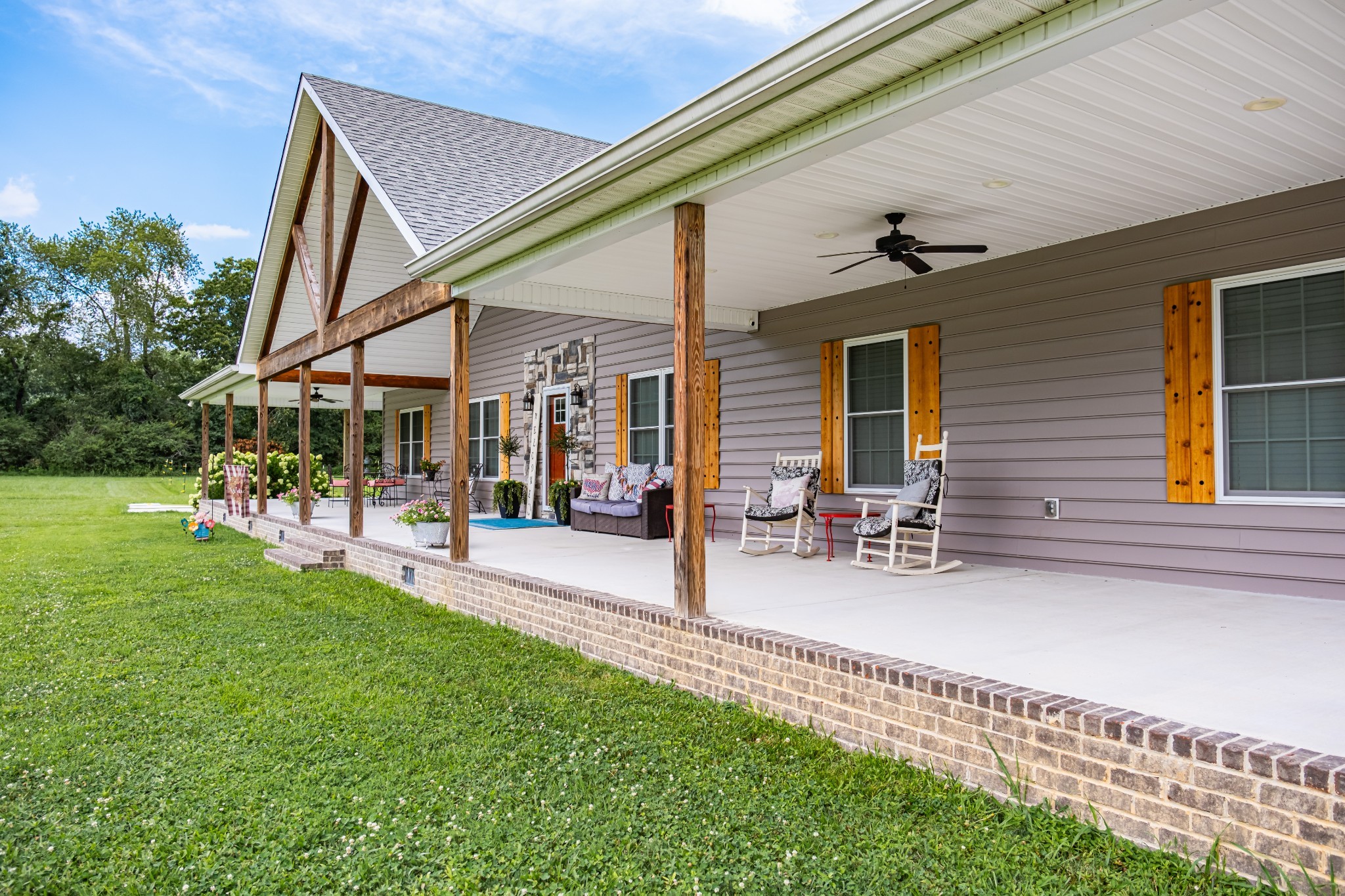362 Lakeview Street Manchester, TN 37355 - Photo 30 of 39 a view of a house with yard and sitting area