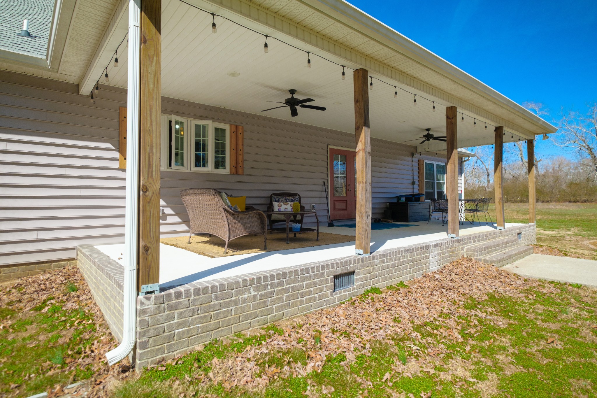 362 Lakeview Street Manchester, TN 37355 - Photo 33 of 39 a view of a entryway door front of house