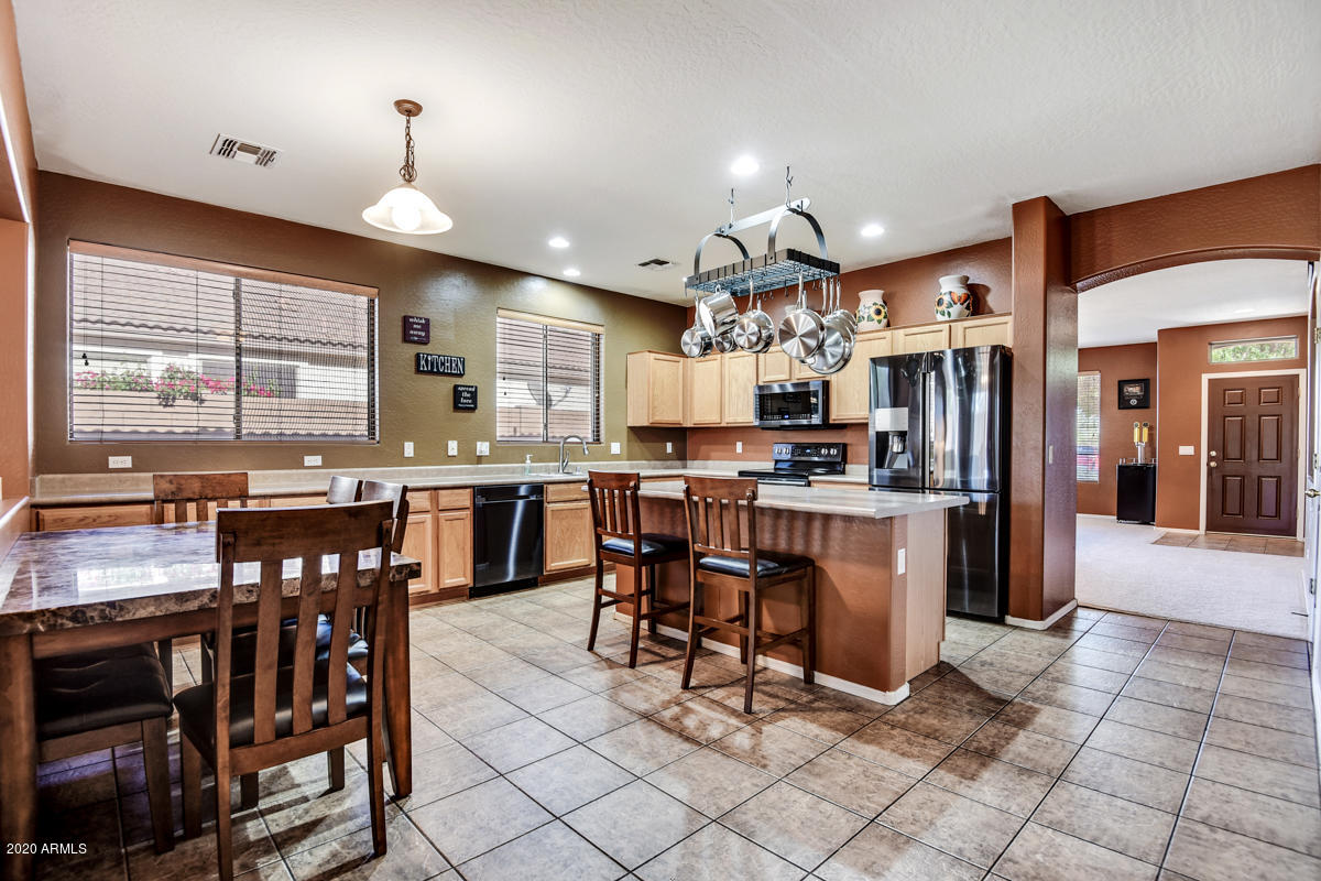 15918 West Hearn Road Surprise, AZ 85379 - Photo 10 of 34 15918-West-Hearn-Road-10