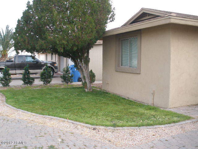 2301 East Greenway Road Phoenix, AZ 85022 - Photo 2 of 22 Front Grassy area