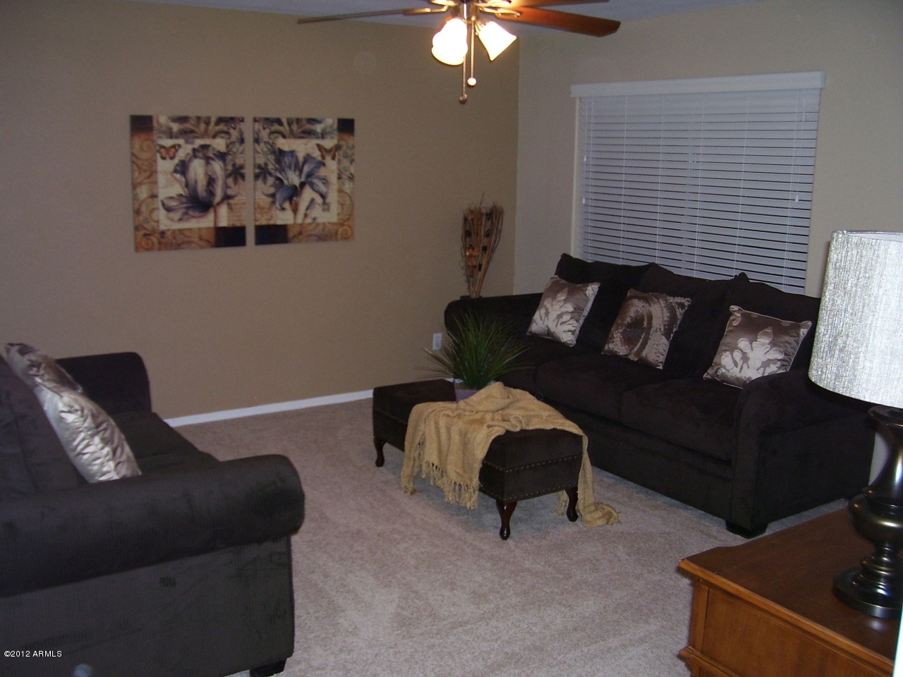 2301 East Greenway Road Phoenix, AZ 85022 - Photo 3 of 22 Living Room
