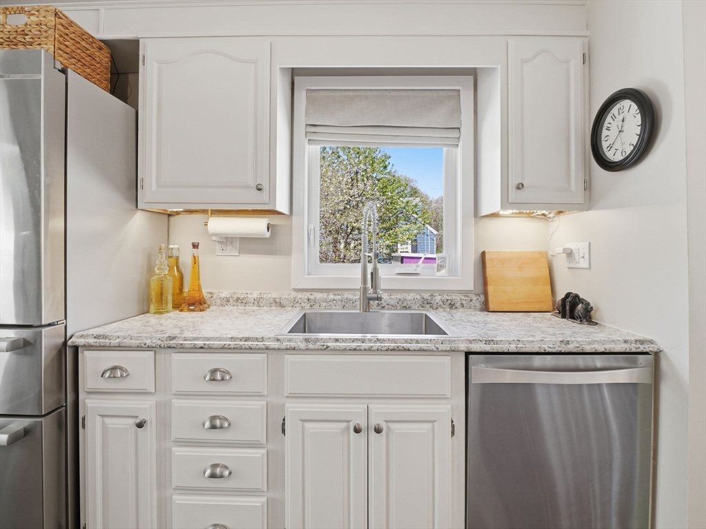 14 Walnut Road Chelmsford, MA 01824 - Photo 5 of 41