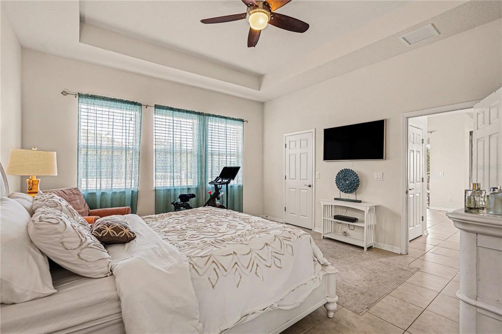 204 Shell Creek Court Apollo Beach, FL 33572 - Photo 16 of 39