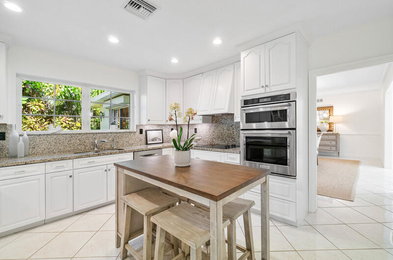 241 List Road Palm Beach, FL 33480 - Photo 27 of 62 Kitchen