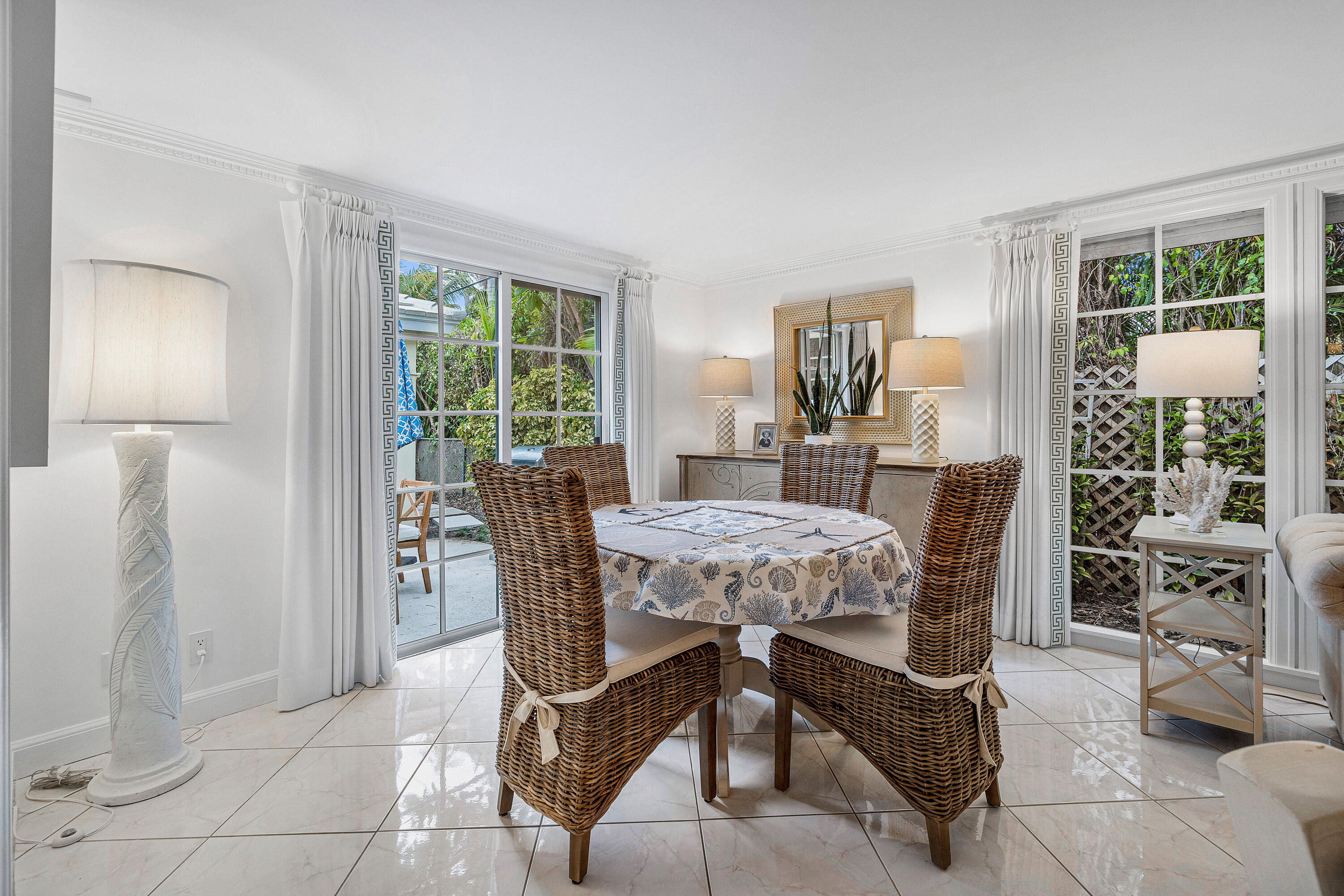 241 List Road Palm Beach, FL 33480 - Photo 29 of 62 Breakfast Table