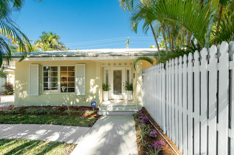 241 List Road Palm Beach, FL 33480 - Photo 3 of 62 Front Entry