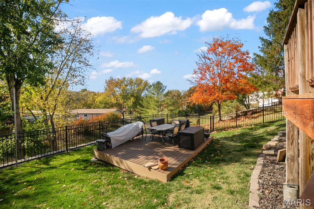 3036 Caprock Court St. Louis, MO 63129 - Photo 25 of 28