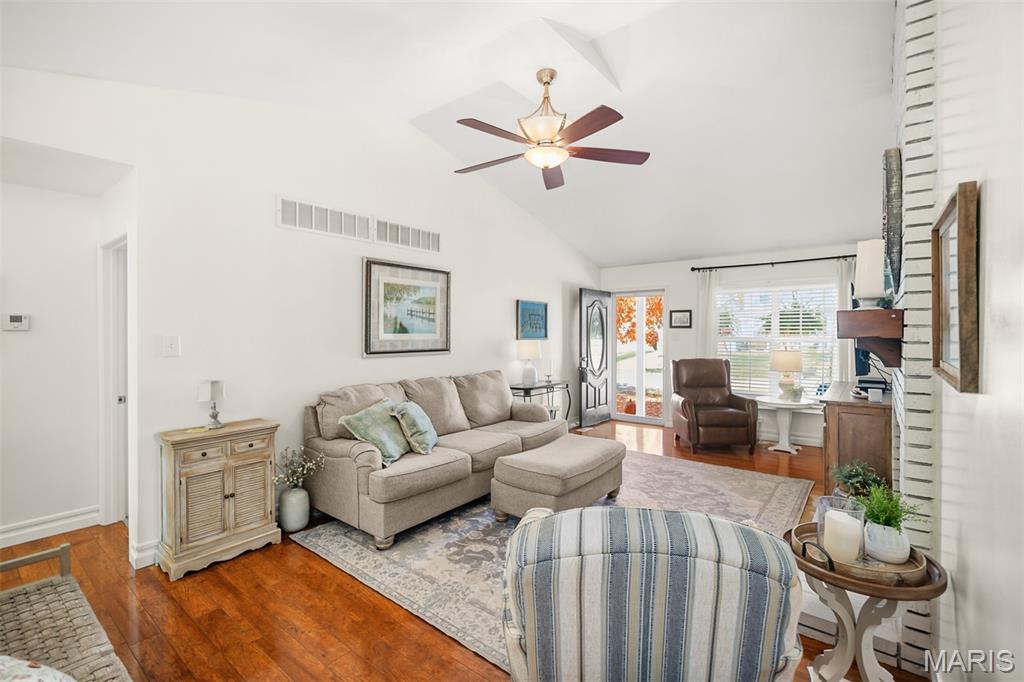 3036 Caprock Court St. Louis, MO 63129 - Photo 8 of 28