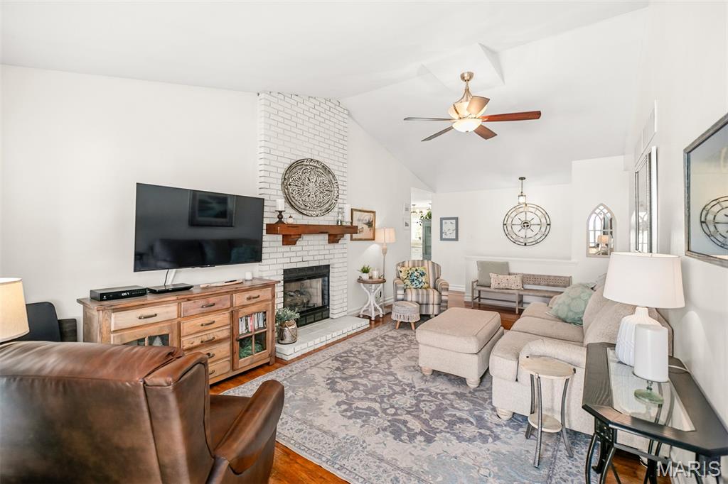 3036 Caprock Court St. Louis, MO 63129 - Photo 10 of 28