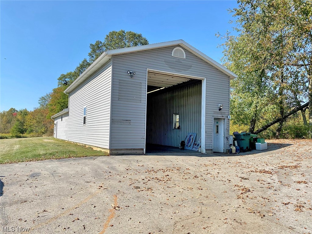 11043 Lippincott Road East Rochester, OH 44625 - Photo 9 of 34 Gallery Image 9