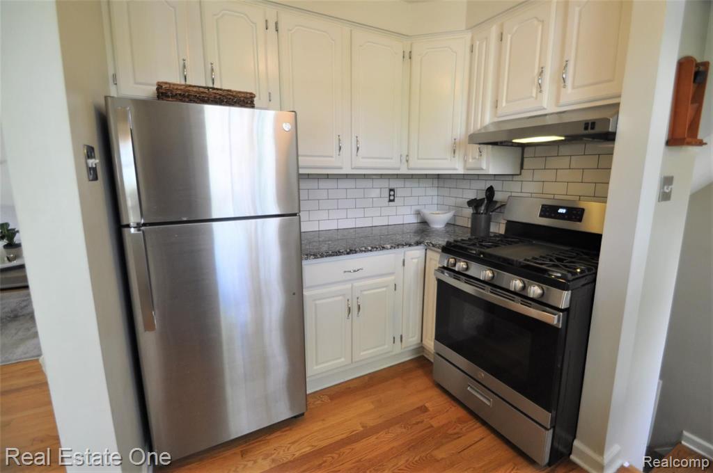 1891 Stanford Road Berkley, MI 48072 - Photo 13 of 39