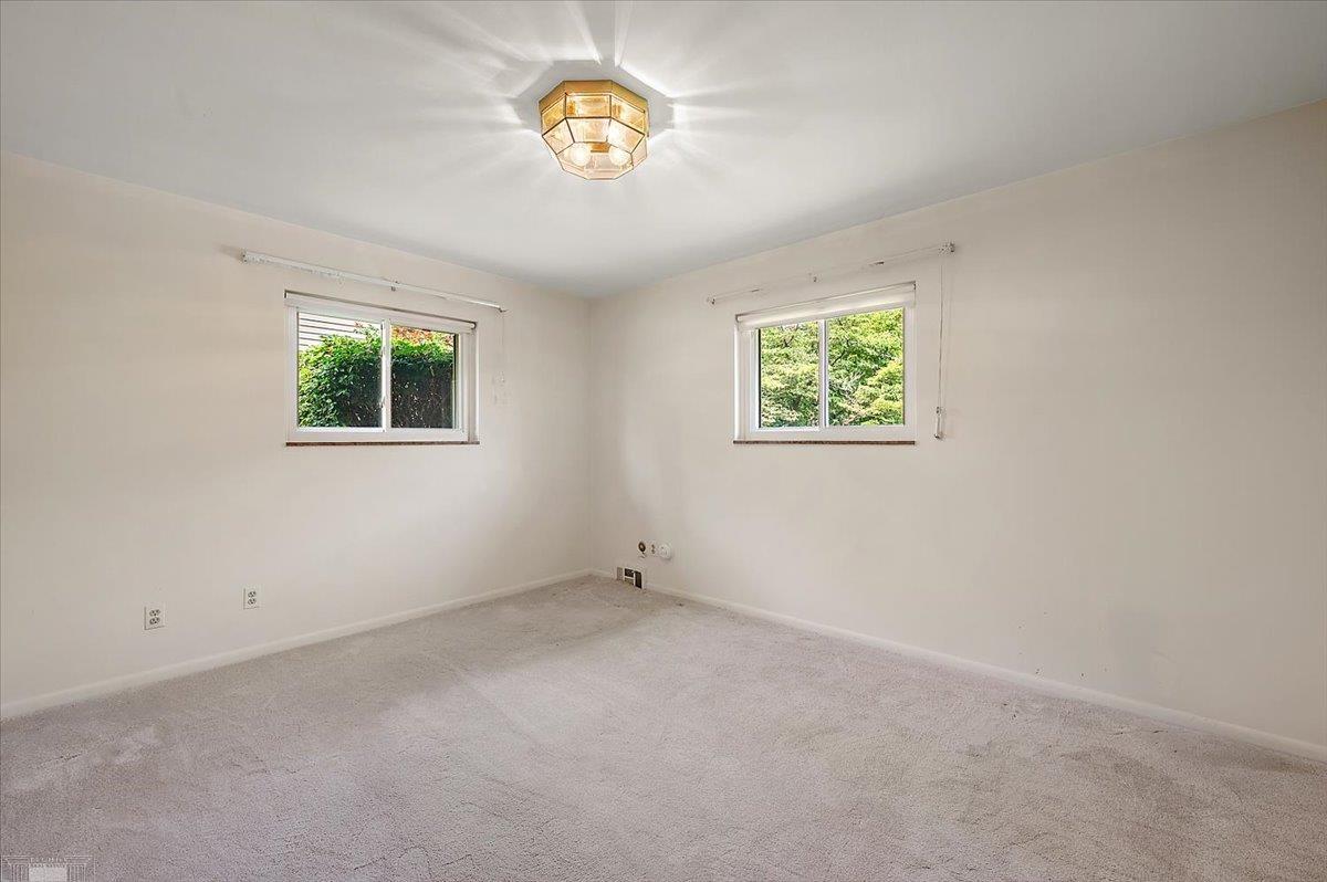 632 South Rosedale Court Grosse Pointe Woods, MI 48236 - Photo 30 of 63
