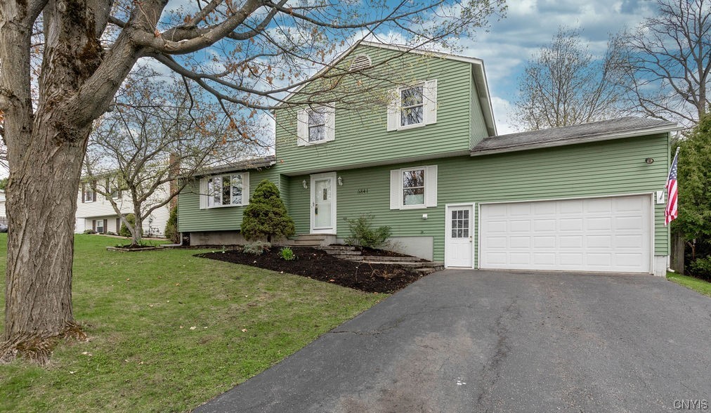 5841 Tilton Road Manlius, NY 13057 - Photo 3 of 29