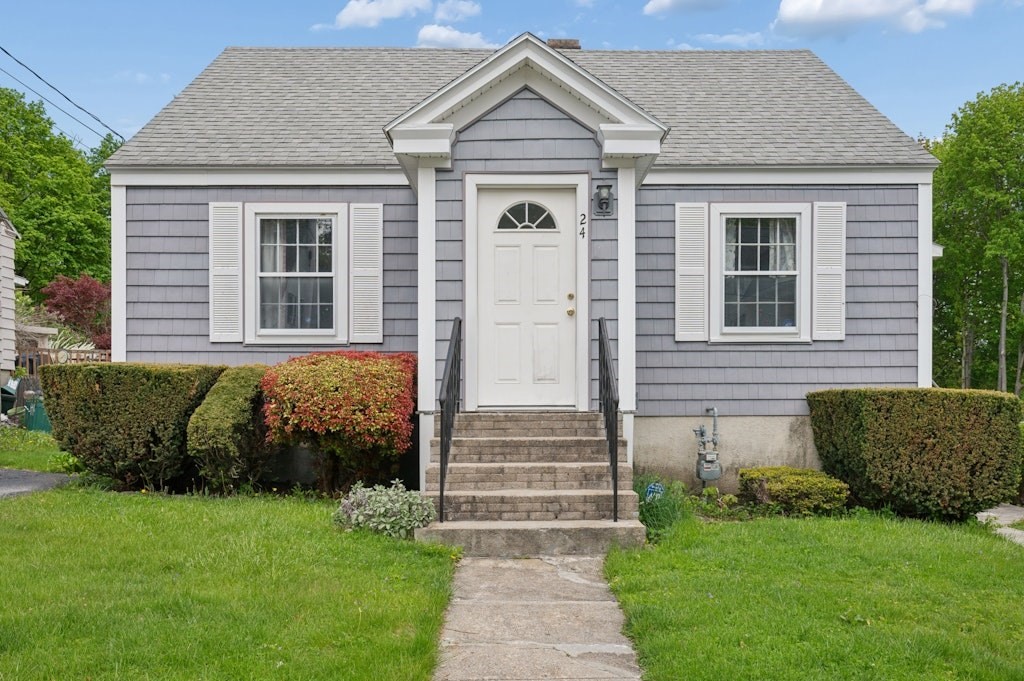 24 Falmouth Street Worcester, MA 01607 - Photo 1 of 28