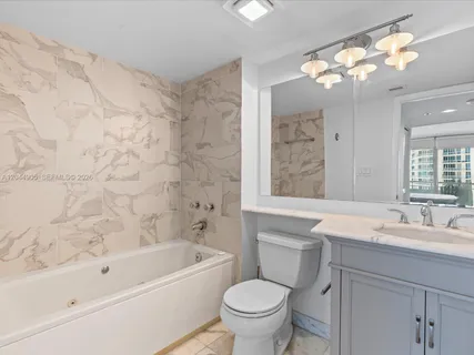 $1,695,000 | 400 South Pointe Drive, Unit 1102, Miami Beach, FL 33139