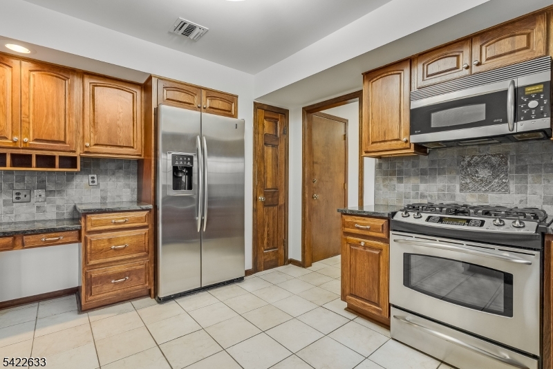 5 Darnay Road Morristown, NJ 07960 - Photo 10 of 38