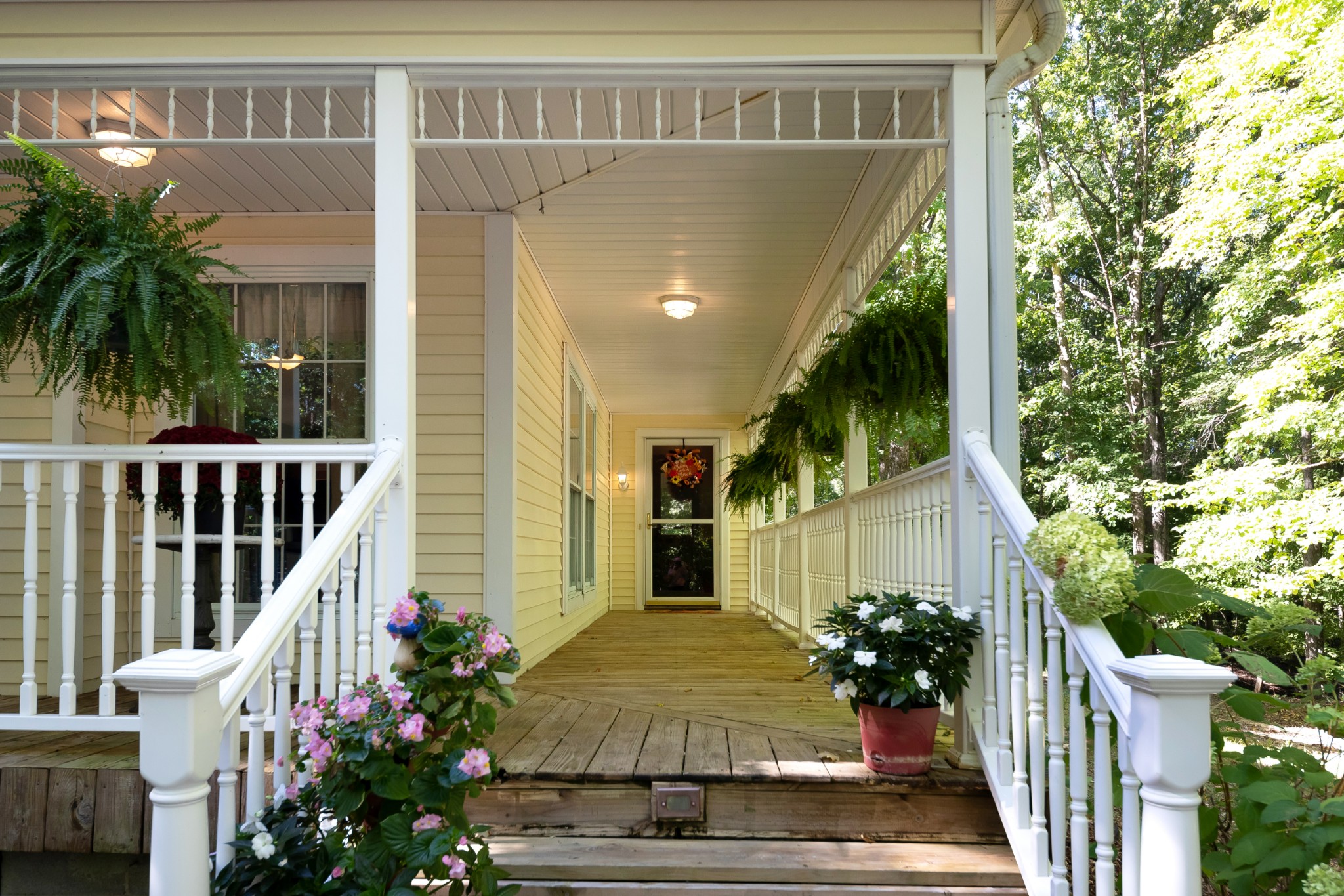 634 Murrell Road Dickson, TN 37055 - Photo 12 of 46 a front view of a house having yard