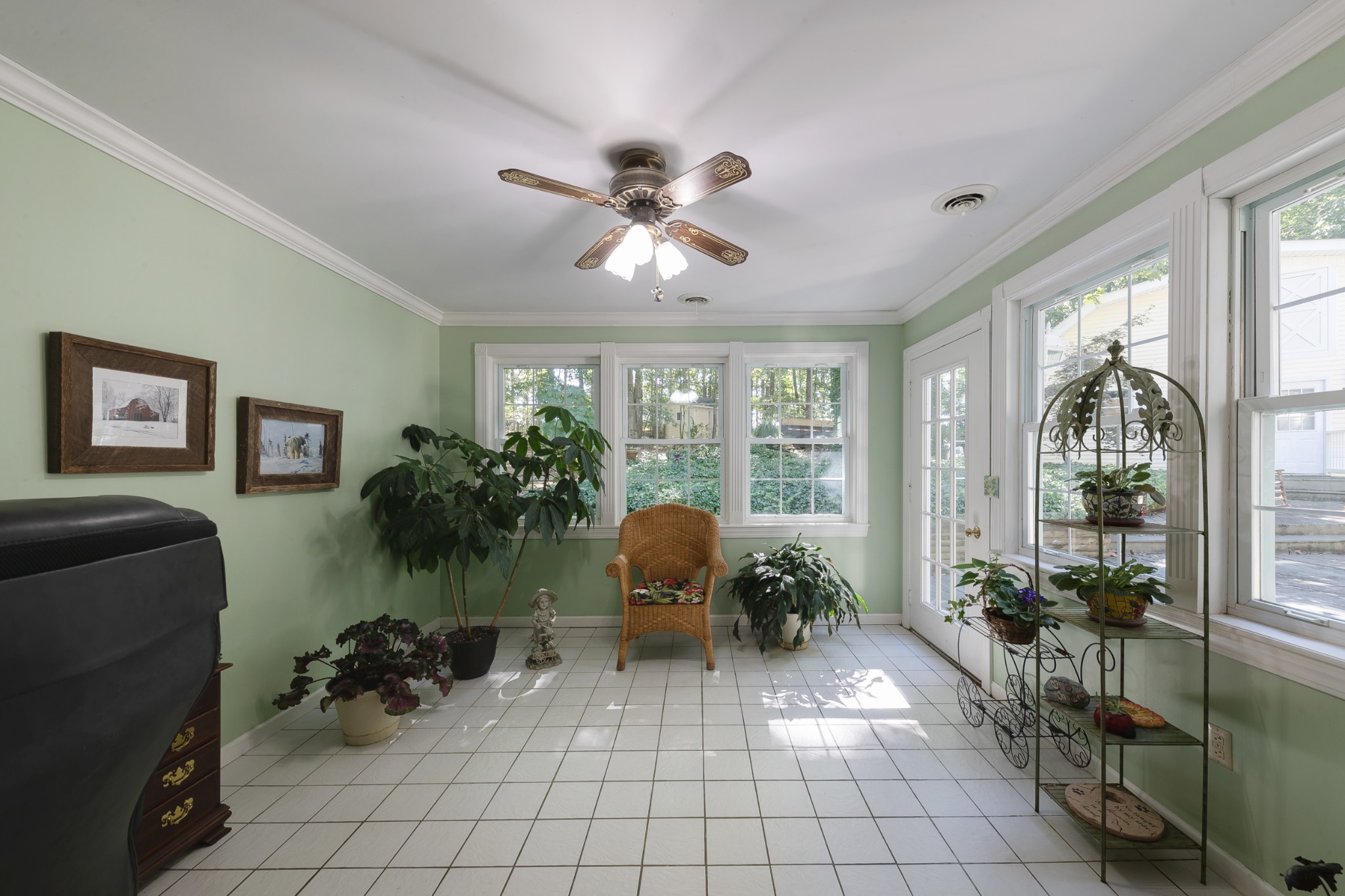 634 Murrell Road Dickson, TN 37055 - Photo 42 of 46 a living room with furniture and a potted plant