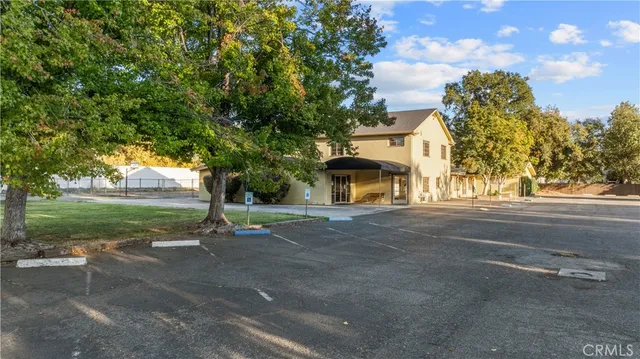 a view of outdoor space with green field