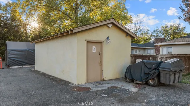 a view of a houses with city view