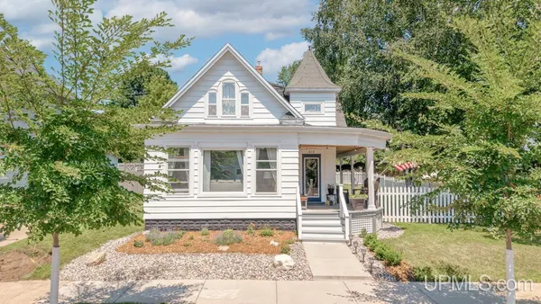 $165,000 | 610 West Hughitt Street, Iron Mountain, MI 49801