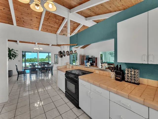 $1,475,000 | 73-4430 Nehiwa Street, Kailua-Kona, HI 96740