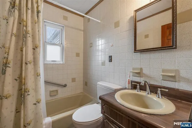 $589,000 | 27-10 Urban Place, Fair Lawn, NJ 07410