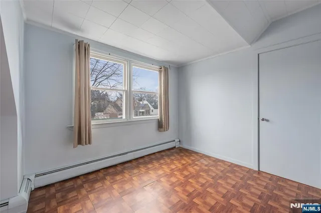 $589,000 | 27-10 Urban Place, Fair Lawn, NJ 07410