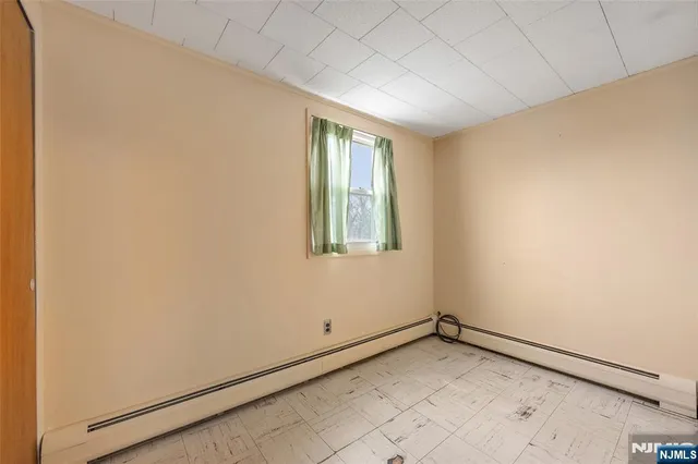 $589,000 | 27-10 Urban Place, Fair Lawn, NJ 07410