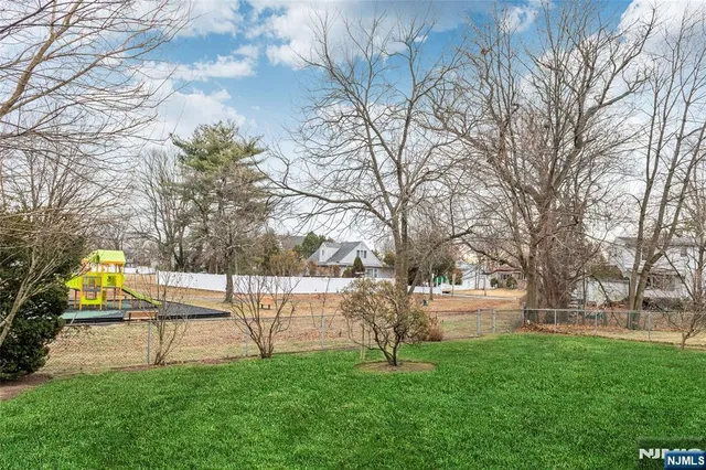 $589,000 | 27-10 Urban Place, Fair Lawn, NJ 07410