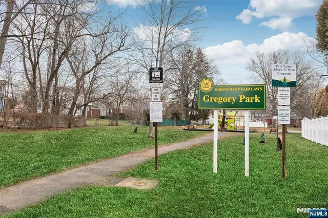 $589,000 | 27-10 Urban Place, Fair Lawn, NJ 07410