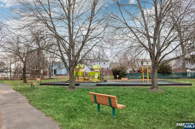 $589,000 | 27-10 Urban Place, Fair Lawn, NJ 07410