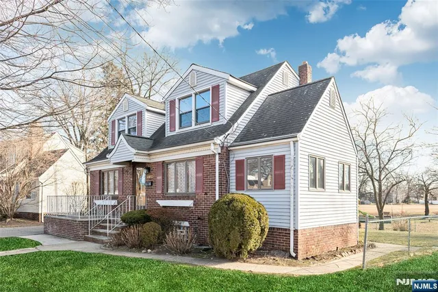 $589,000 | 27-10 Urban Place, Fair Lawn, NJ 07410