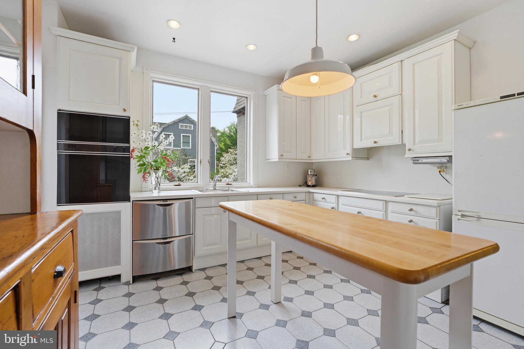 404 Oak Lane Wayne, PA 19087 - Photo 16 of 81