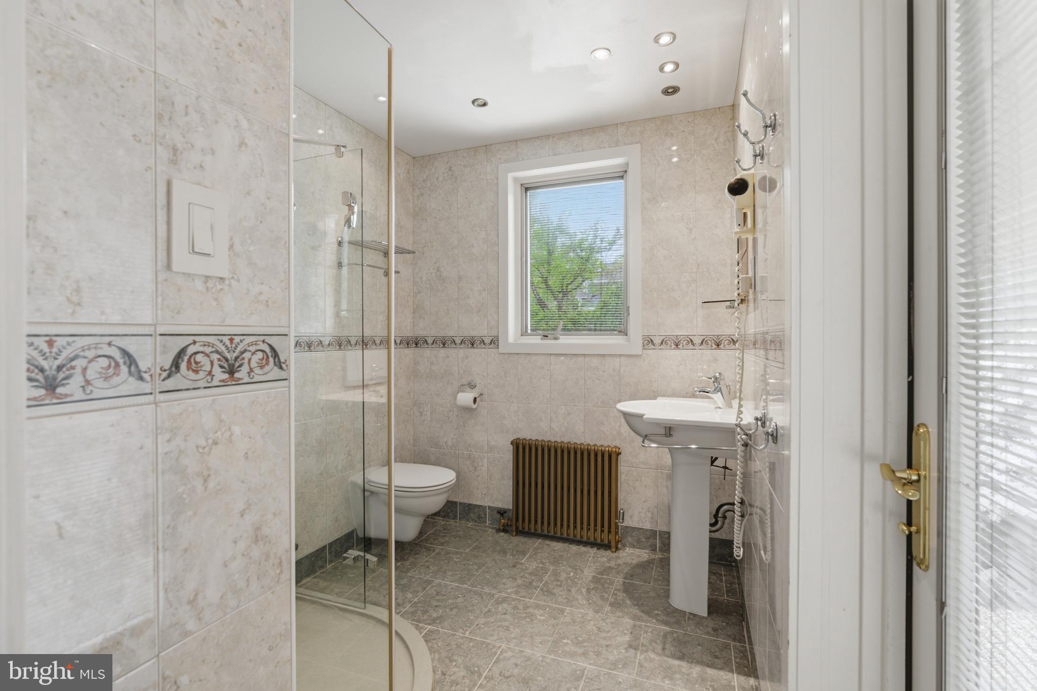404 Oak Lane Wayne, PA 19087 - Photo 24 of 81