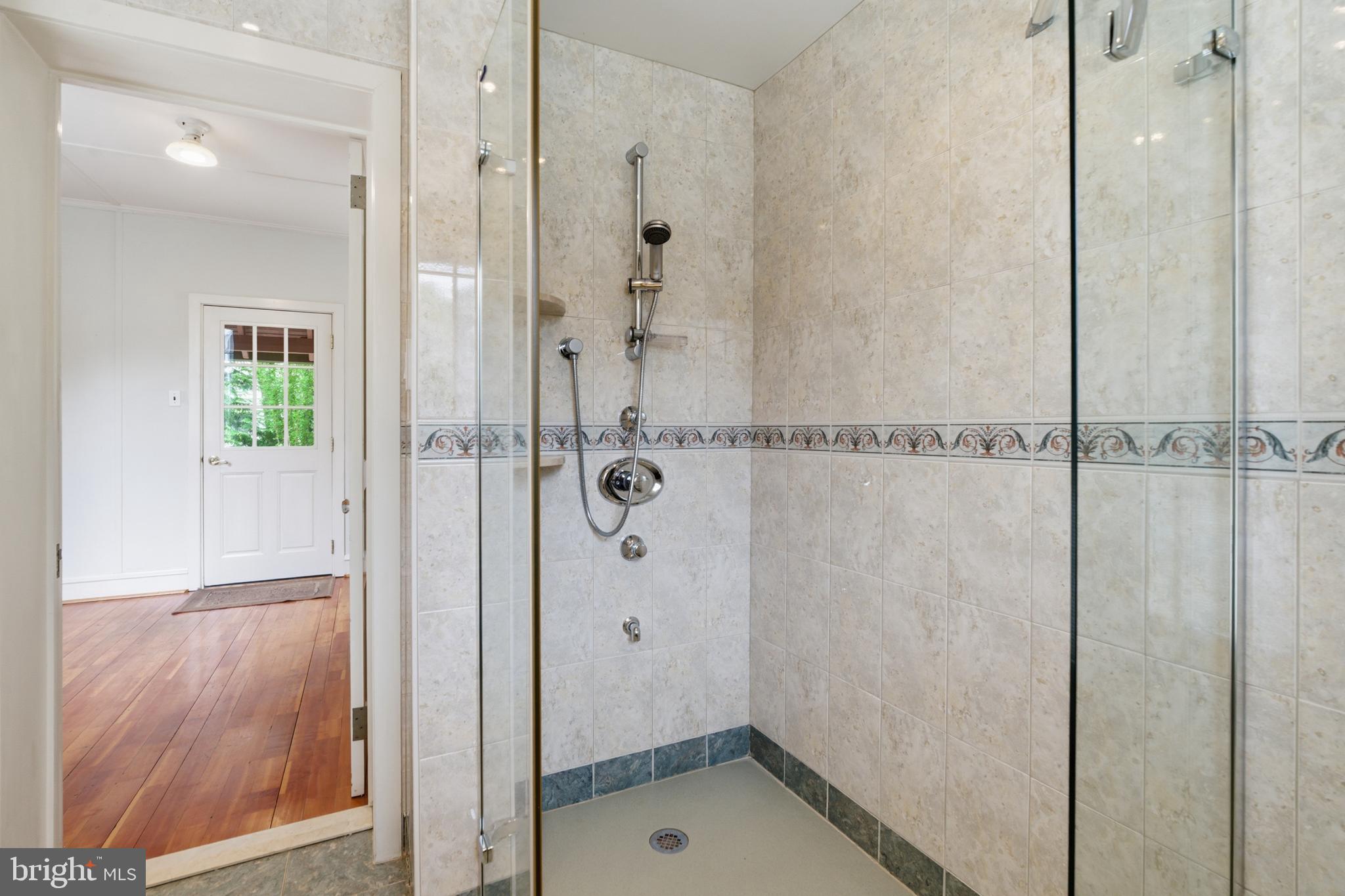 404 Oak Lane Wayne, PA 19087 - Photo 7 of 81