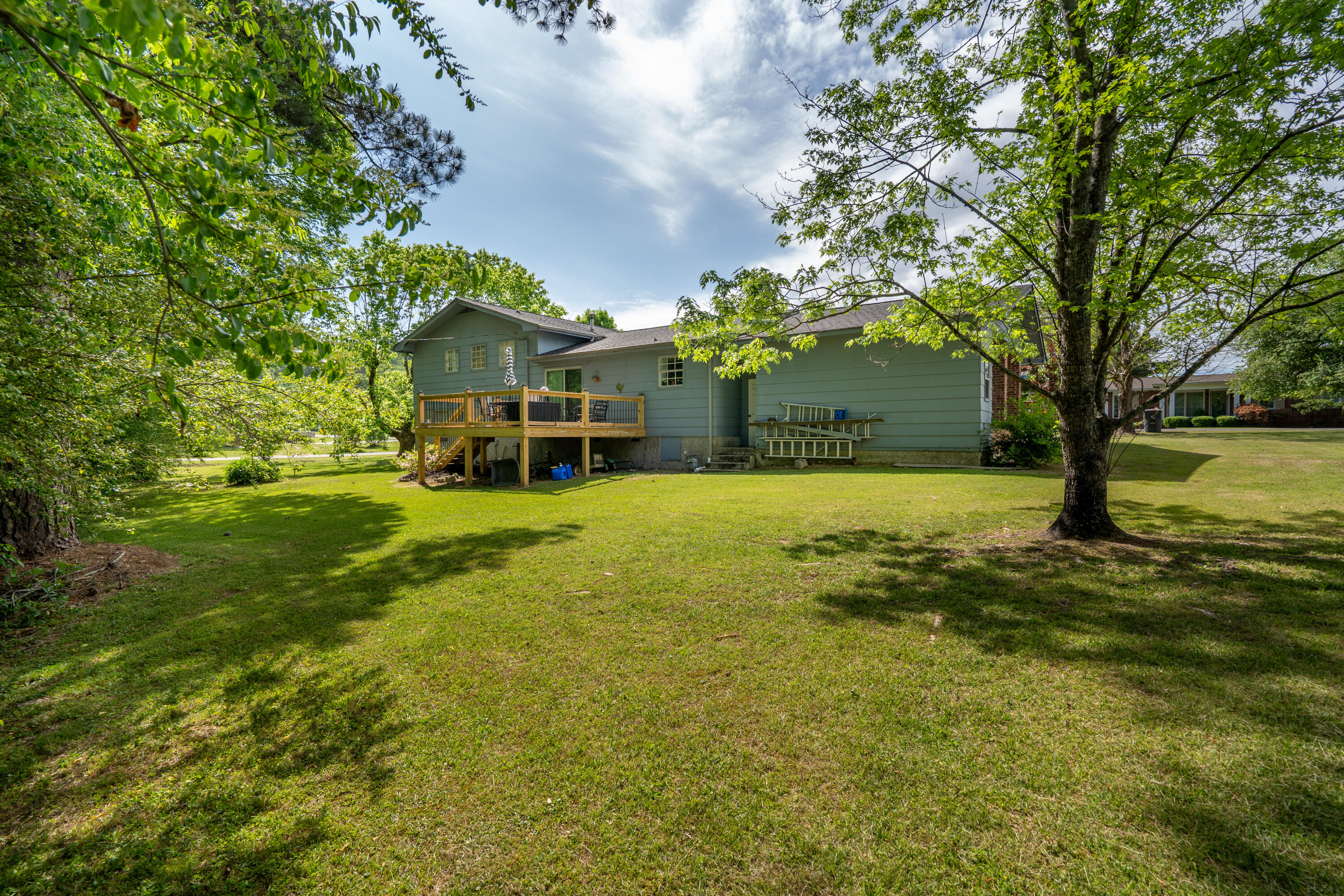 302 Johnson Street LaFayette, GA 30728 - Photo 5 of 35 Large backyard