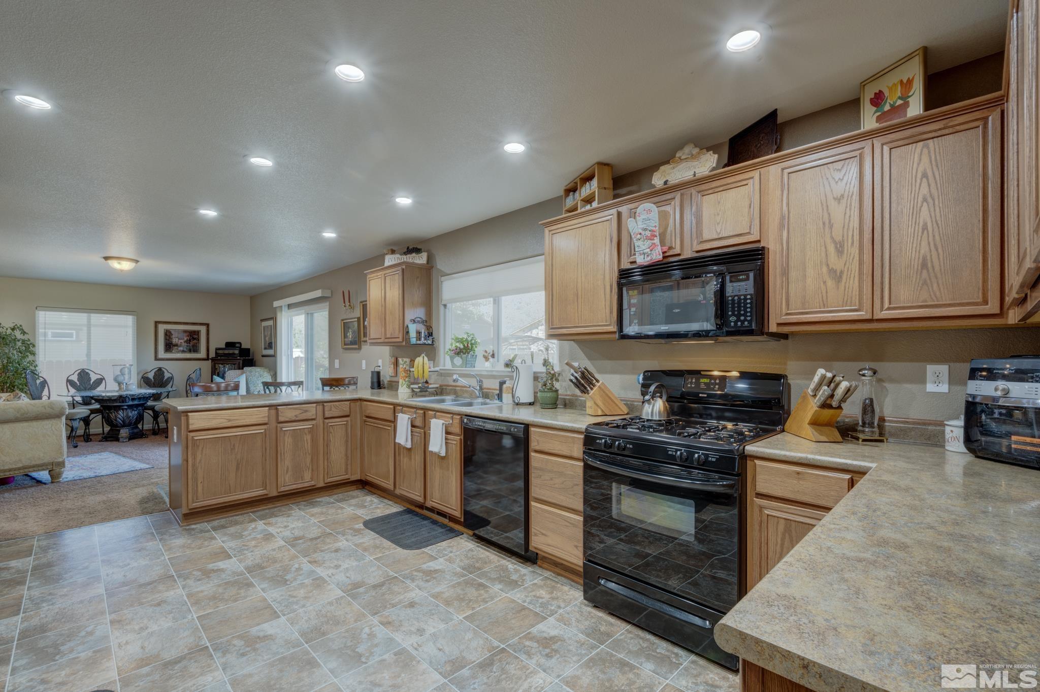 18335 Dustin Court Reno, NV 89508 - Photo 8 of 31 Photo 8